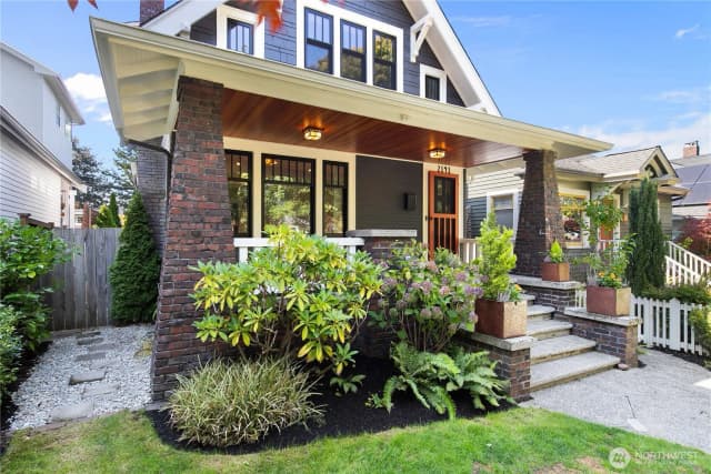 Property photo for 2141 7th Avenue W, Seattle photo 2