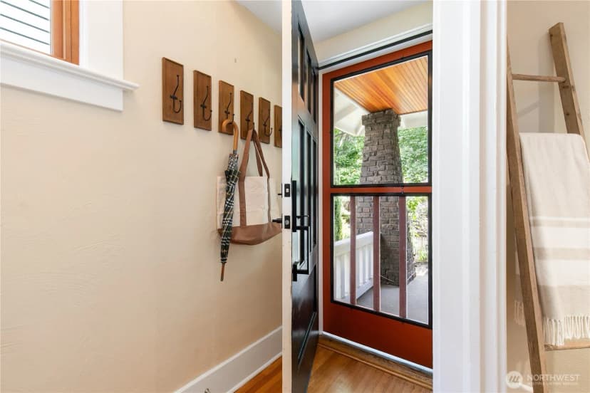 Property photo for 2141 7th Avenue W, Seattle photo 6