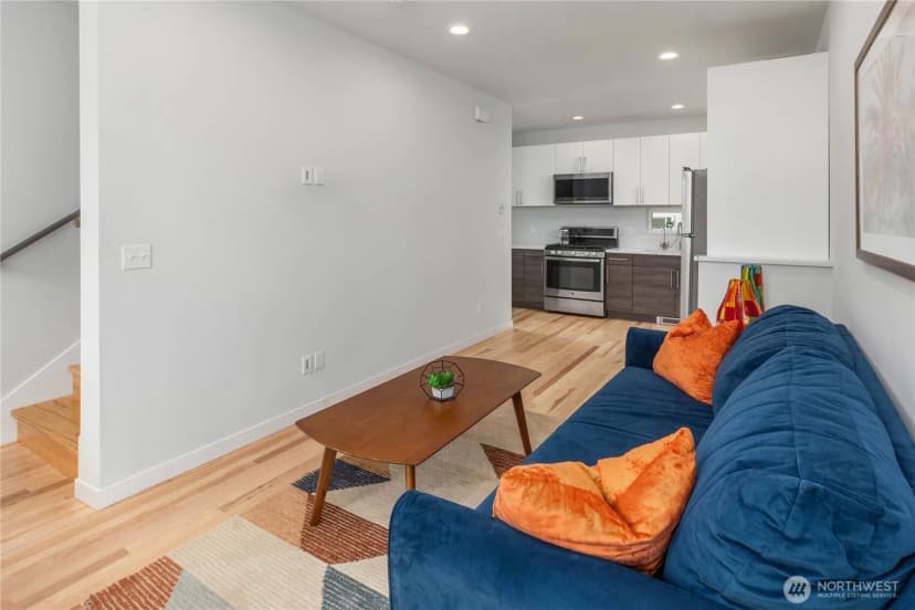 Property photo for 4407 44th Avenue Sw #a, Seattle photo 10