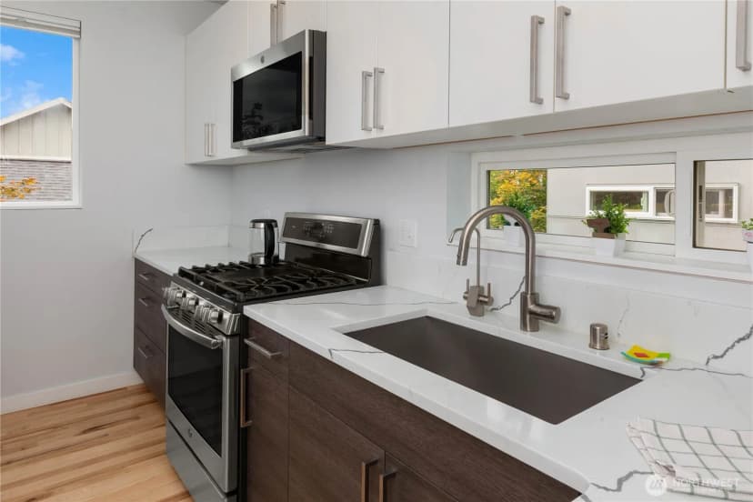 Property photo for 4407 44th Avenue Sw #a, Seattle photo 14