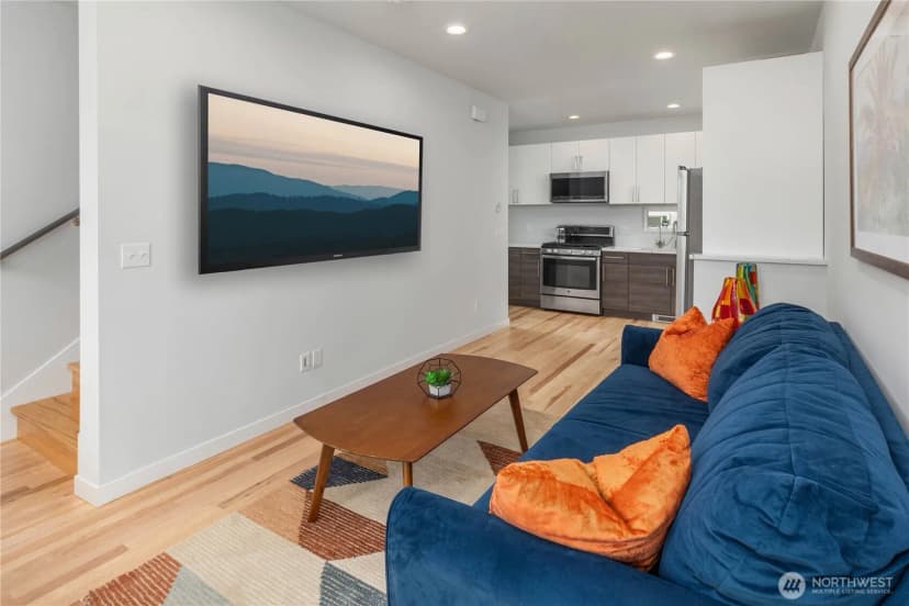 Property photo for 4407 44th Avenue Sw #a, Seattle photo 9