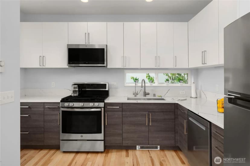 Property photo for 4407 44th Avenue Sw #a, Seattle photo 13