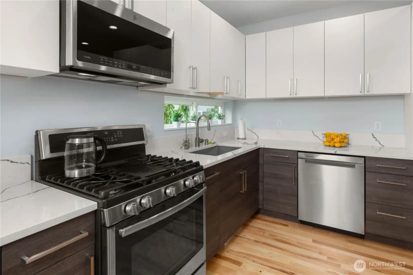 Property photo for 4407 44th Avenue Sw #a, Seattle photo 15