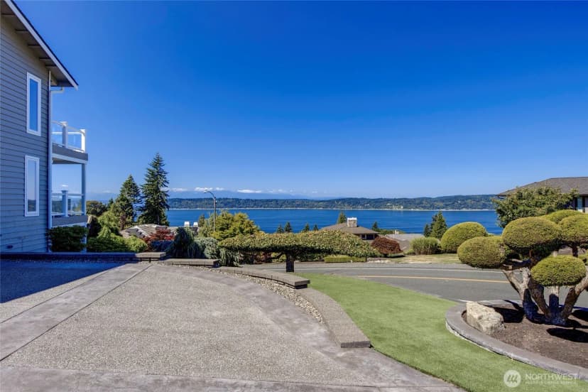 Property photo for 8601 54th Place W, Mukilteo photo 3