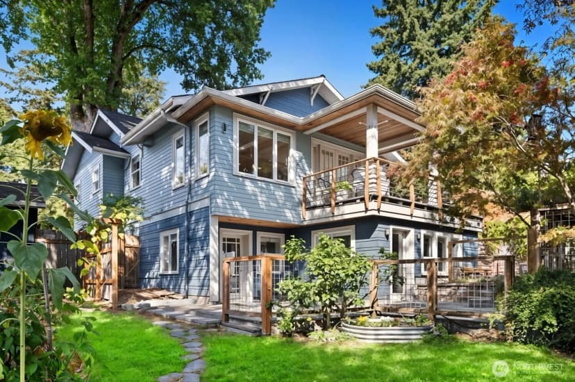 Property photo for 3825 Ne 115th Street, Seattle