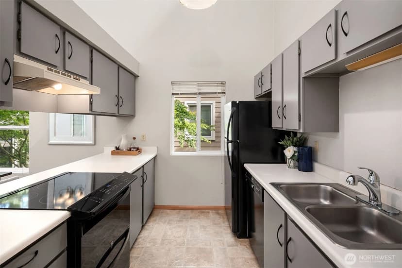 Property photo for 19853 25th Avenue Ne #312, Shoreline photo 13