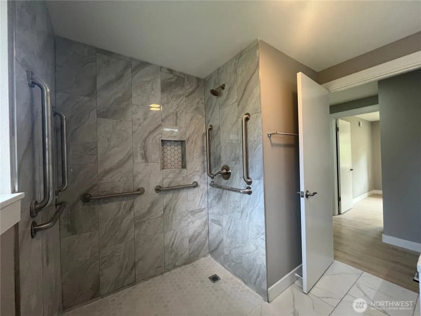 Property photo for 22817 96th Avenue S, Kent photo 24