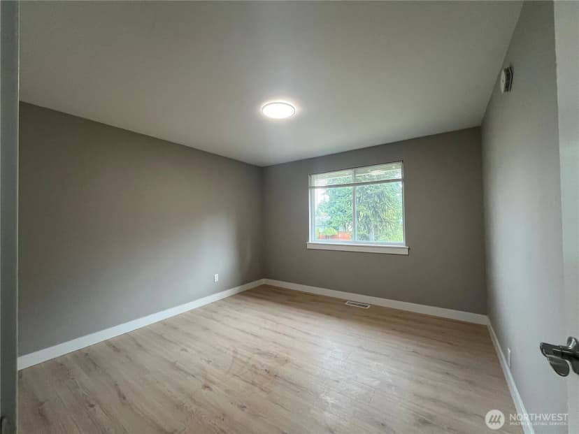 Property photo for 22817 96th Avenue S, Kent photo 29