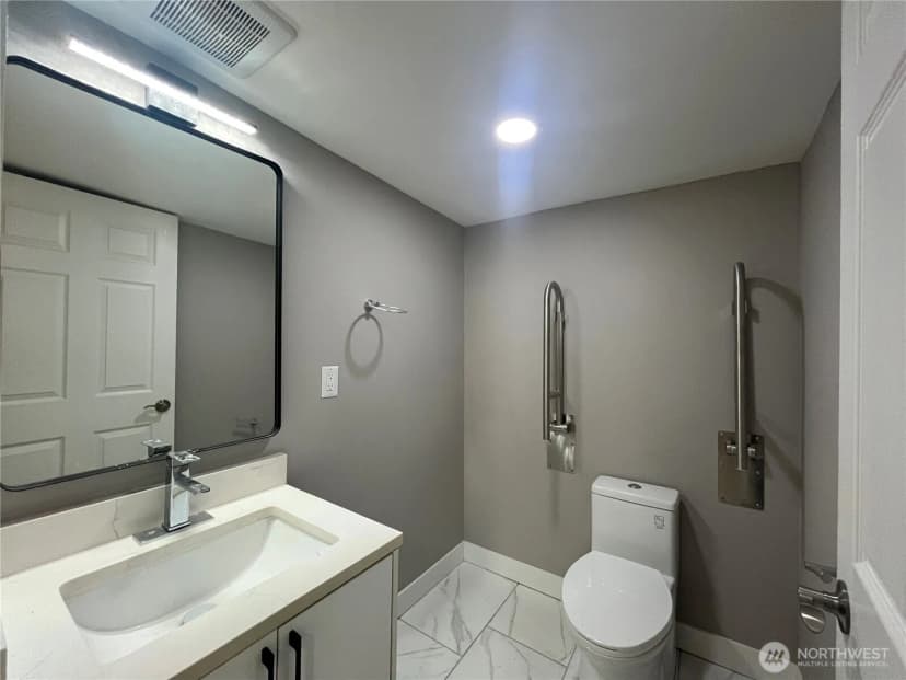 Property photo for 22817 96th Avenue S, Kent photo 15