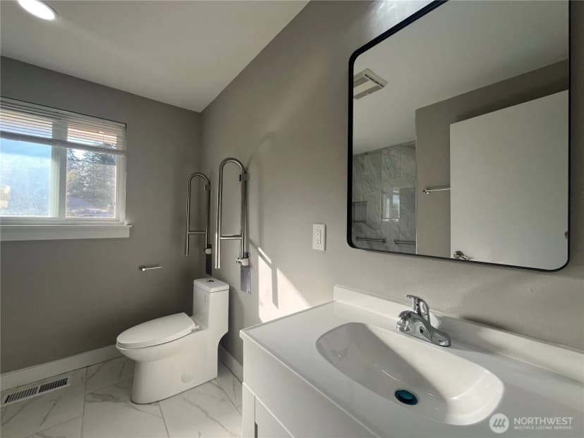 Property photo for 22817 96th Avenue S, Kent photo 27