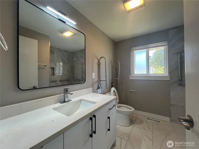 Property photo for 22817 96th Avenue S, Kent photo 23