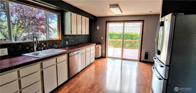 Property photo for 341 Mackenzie Drive, Camano Island photo 4