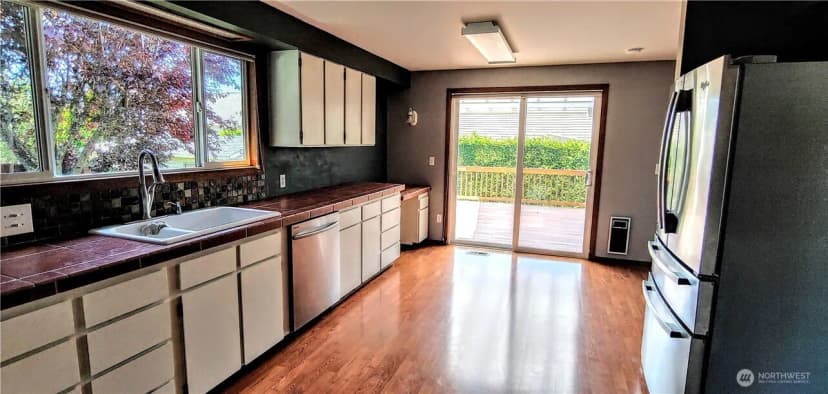 Property photo for 341 Mackenzie Drive, Camano Island photo 4