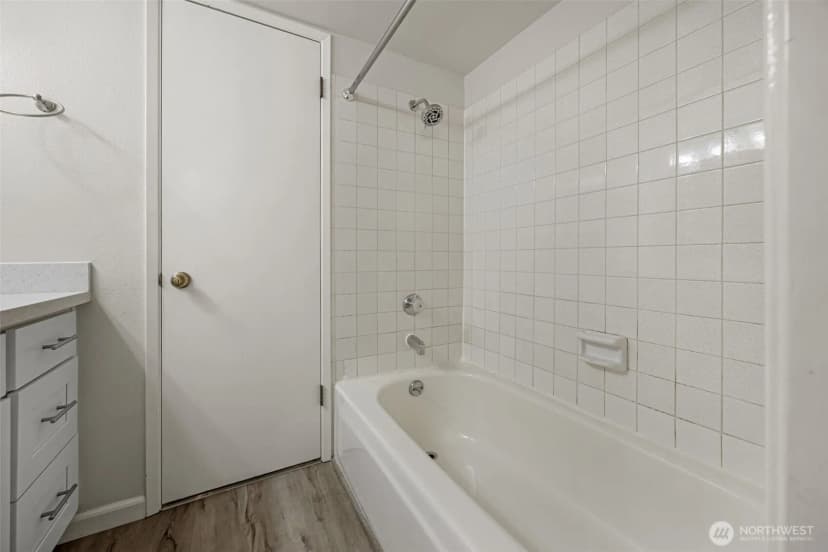 Property photo for 10819 Ne 37th Place #221, Bellevue photo 21