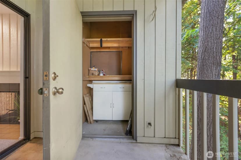 Property photo for 10819 Ne 37th Place #221, Bellevue photo 28