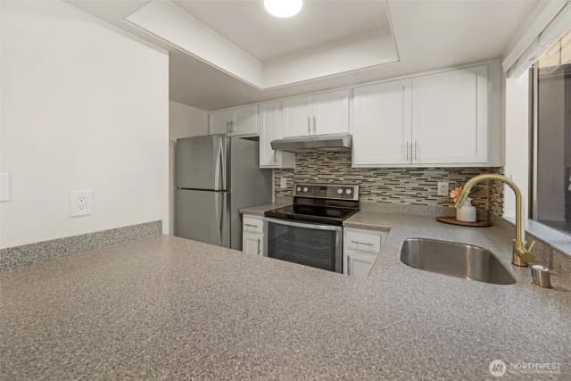Property photo for 10819 Ne 37th Place #221, Bellevue photo 5