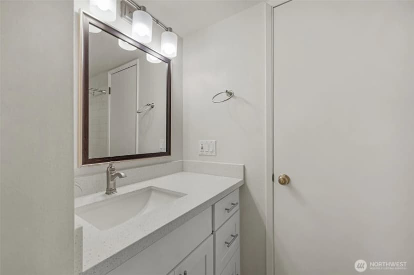 Property photo for 10819 Ne 37th Place #221, Bellevue photo 22