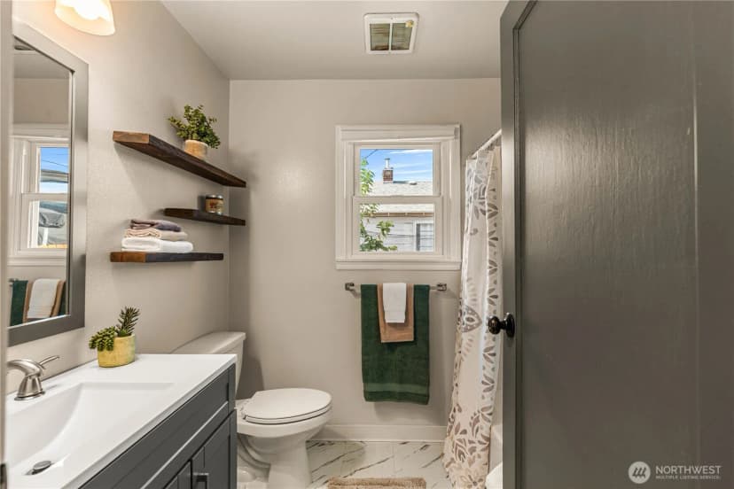 Property photo for 3 Island View Street, Wenatchee photo 13