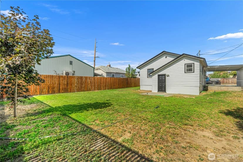 Property photo for 3 Island View Street, Wenatchee photo 35