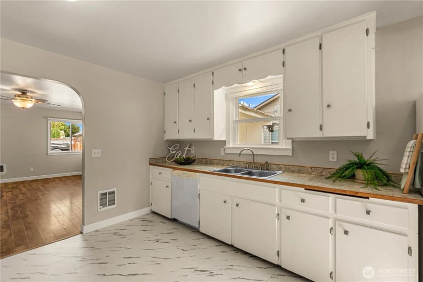 Property photo for 3 Island View Street, Wenatchee photo 18