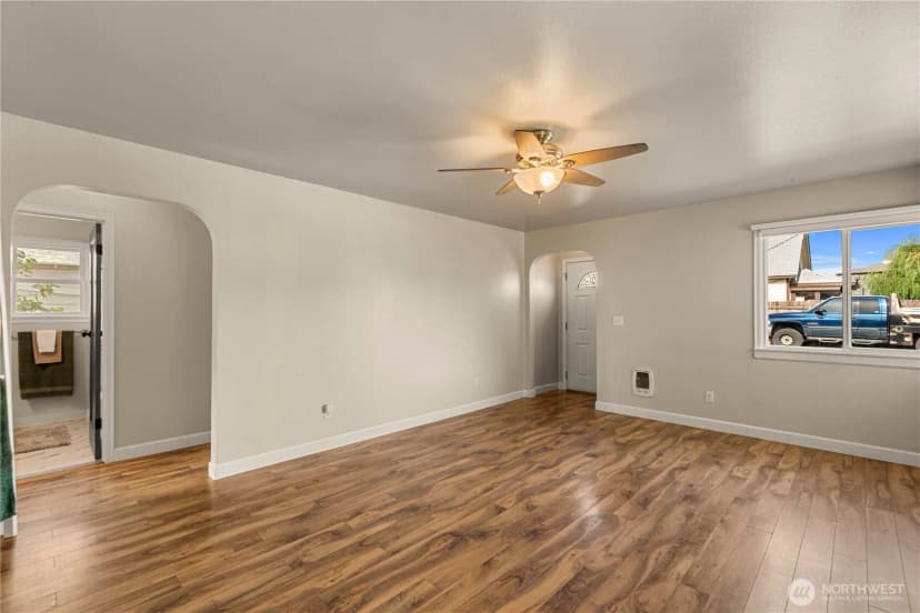 Property photo for 3 Island View Street, Wenatchee photo 6