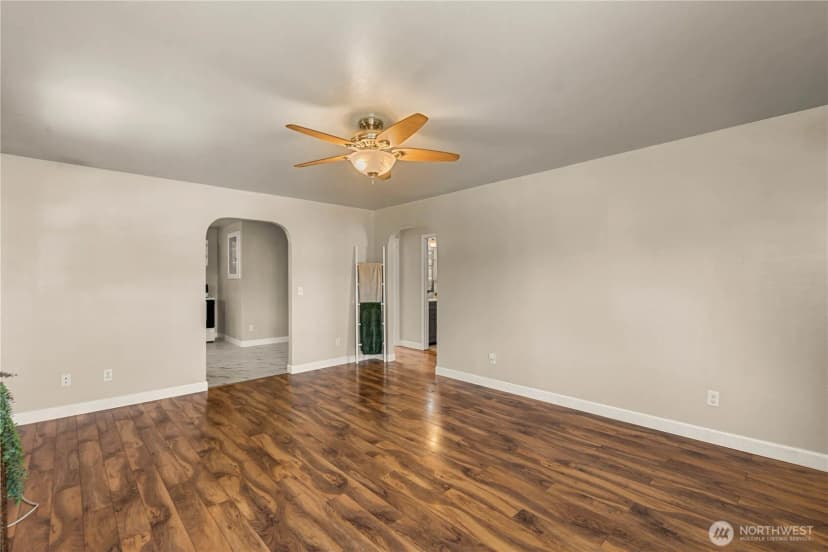 Property photo for 3 Island View Street, Wenatchee photo 7