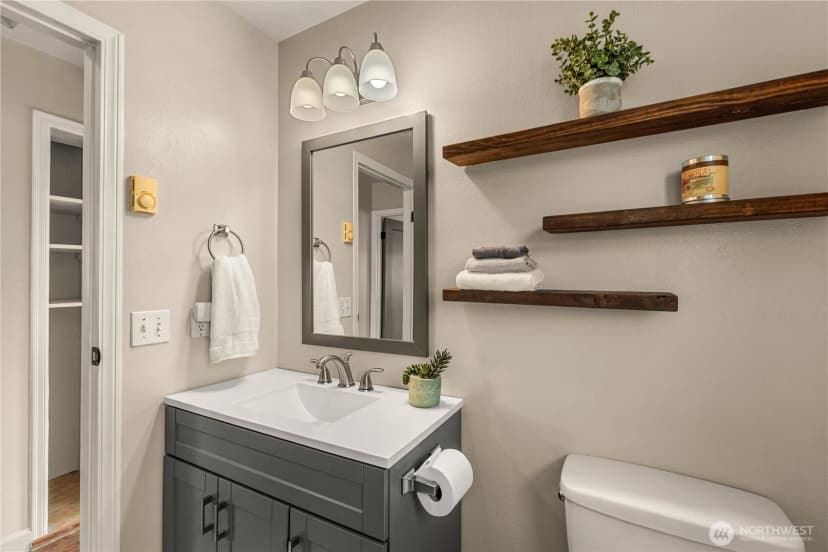 Property photo for 3 Island View Street, Wenatchee photo 14