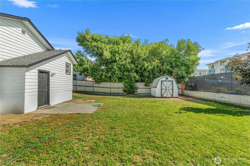 Property photo for 3 Island View Street, Wenatchee photo 32