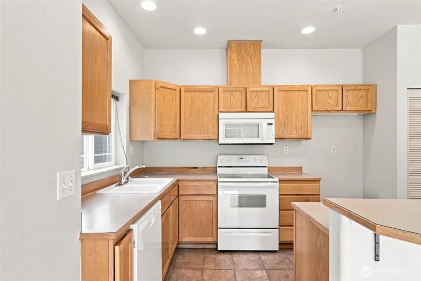 Property photo for 10025 9th Avenue W #d102, Everett photo 9