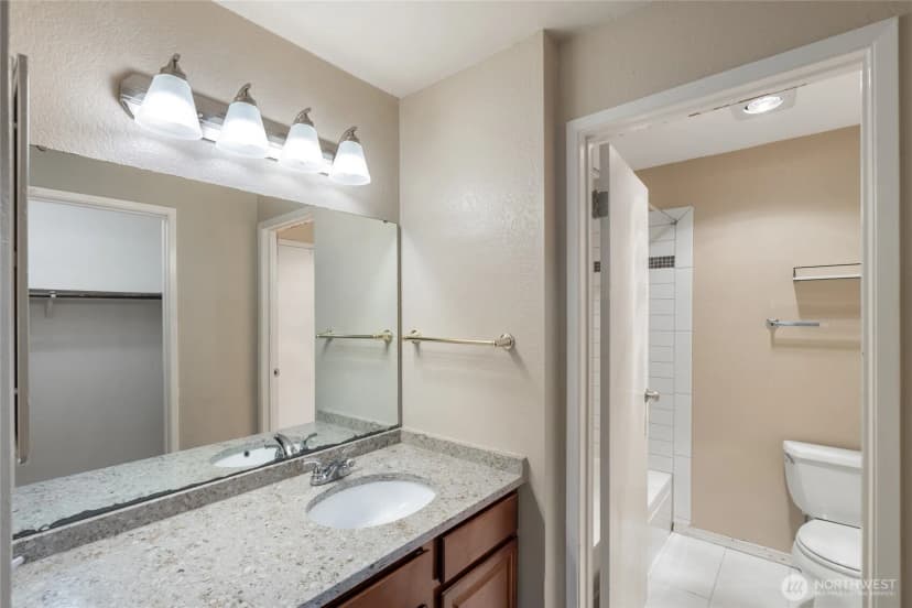 Property photo for 14620 Ne 35th Street #105, Bellevue photo 19