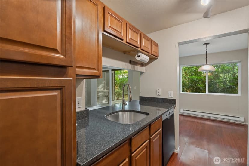 Property photo for 14620 Ne 35th Street #105, Bellevue photo 9