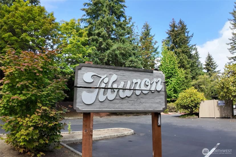 Property photo for 14620 Ne 35th Street #105, Bellevue photo 28