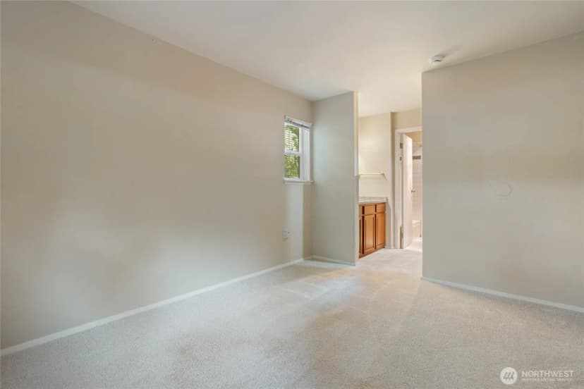 Property photo for 14620 Ne 35th Street #105, Bellevue photo 17