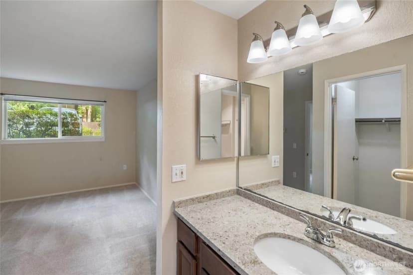 Property photo for 14620 Ne 35th Street #105, Bellevue photo 13