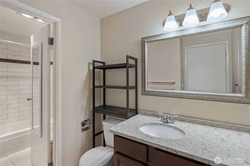 Property photo for 14620 Ne 35th Street #105, Bellevue photo 23