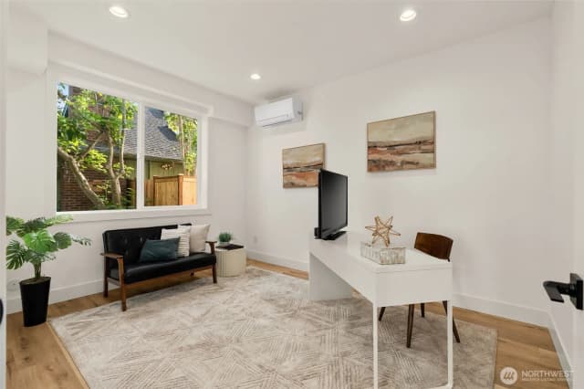 Property photo for 9251 Palatine Avenue N, Seattle photo 5