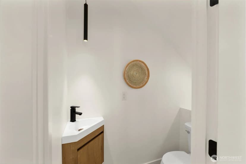 Property photo for 9251 Palatine Avenue N, Seattle photo 17