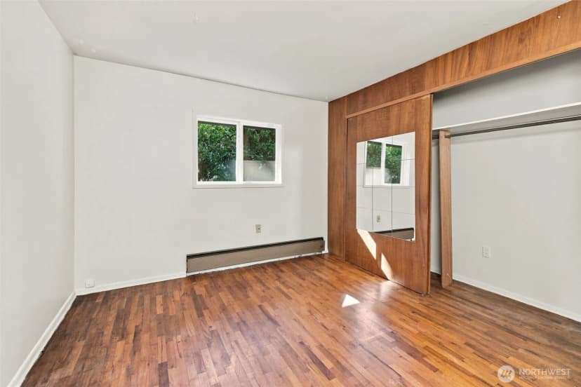 Property photo for 9555 College Way N, Seattle photo 14