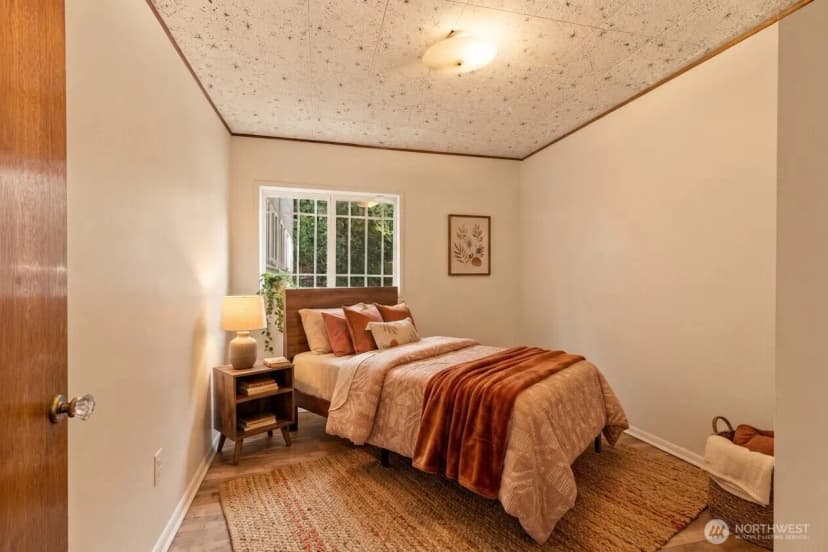 Property photo for 9555 College Way N, Seattle photo 15