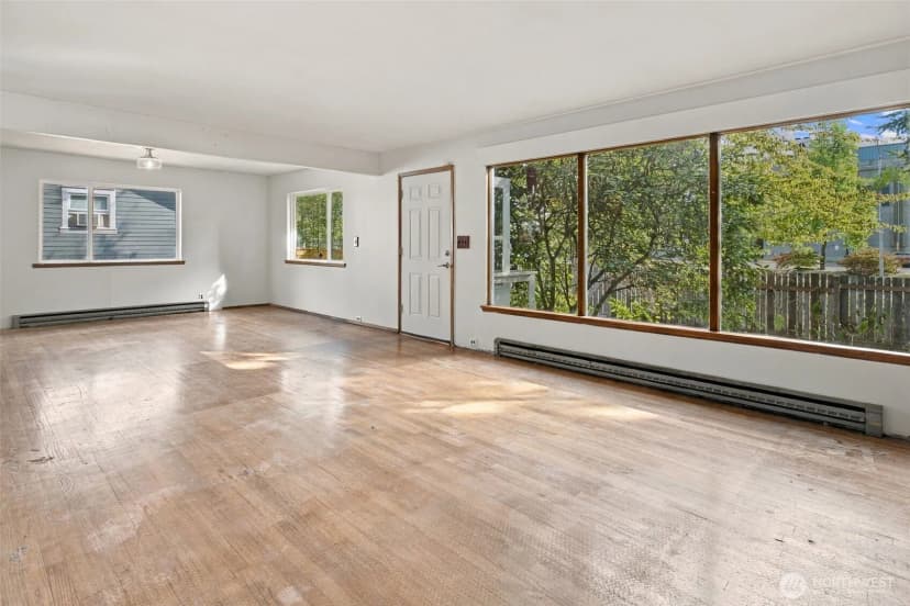 Property photo for 9555 College Way N, Seattle photo 8