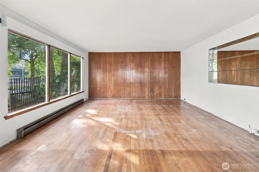 Property photo for 9555 College Way N, Seattle photo 6