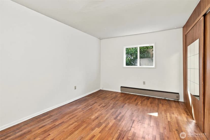 Property photo for 9555 College Way N, Seattle photo 13