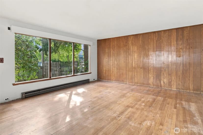 Property photo for 9555 College Way N, Seattle photo 7