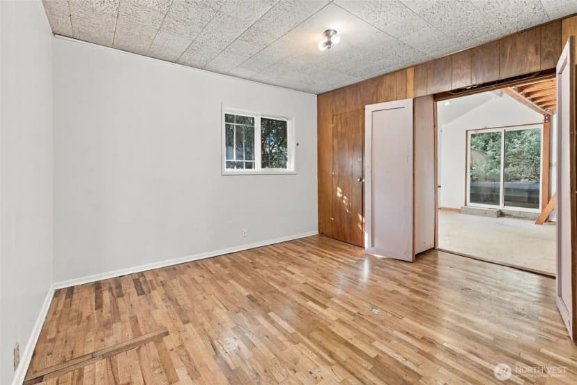 Property photo for 9555 College Way N, Seattle photo 19