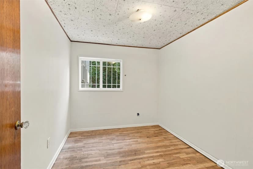 Property photo for 9555 College Way N, Seattle photo 16