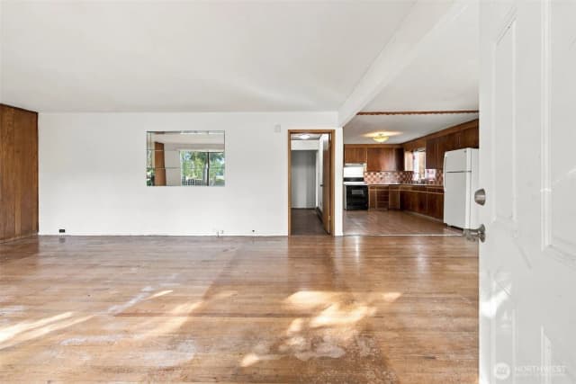 Property photo for 9555 College Way N, Seattle photo 5