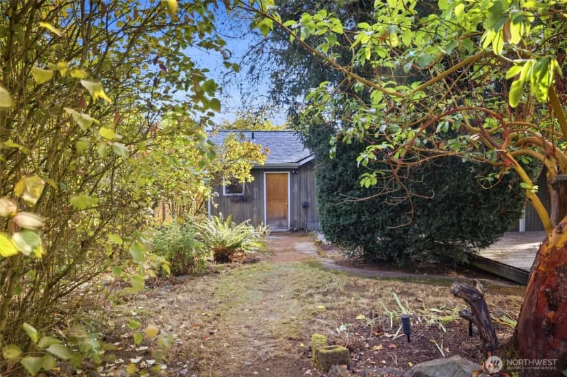 Property photo for 9555 College Way N, Seattle photo 29