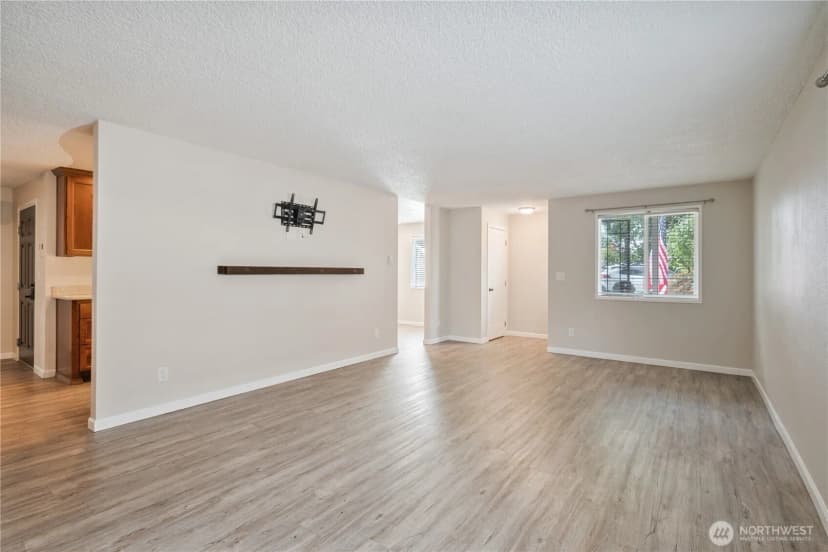 Property photo for 3612 Ocean Beach Highway, Longview photo 5