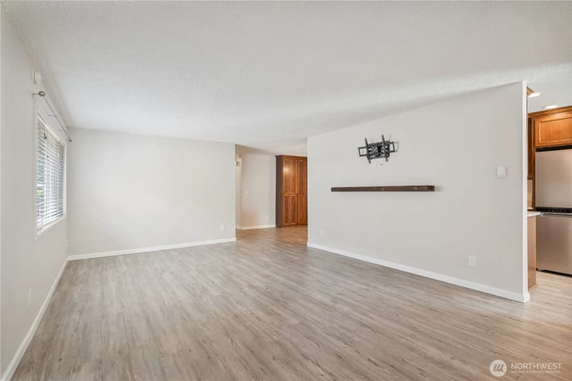 Property photo for 3612 Ocean Beach Highway, Longview photo 4