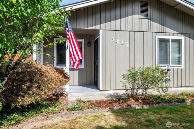 Property photo for 3612 Ocean Beach Highway, Longview photo 2